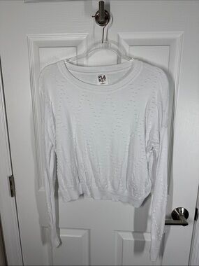 Planet by Lauren G white cropped crewneck sweater with raised dots O/S